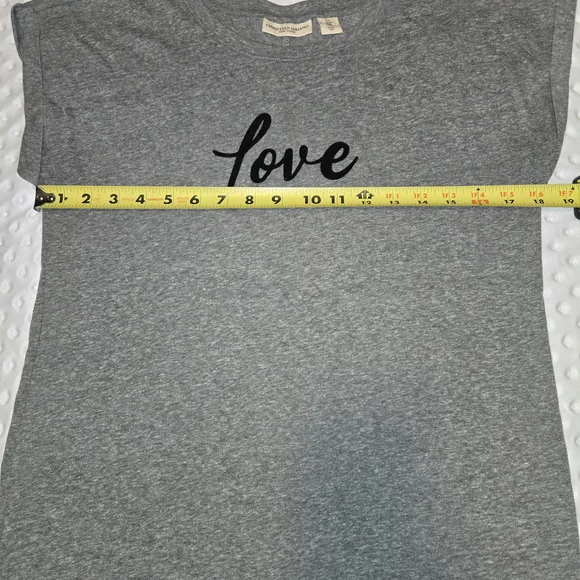 Christian Siriano Shirt Womens Medium Gray Love Graphic Cap Sleeve Top Jersey - Picture 5 of 5